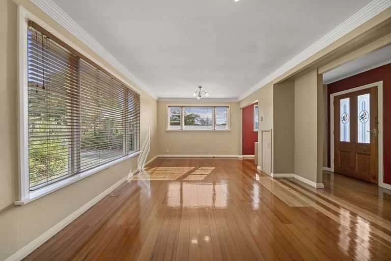 Photo of property in 115 Kamahi Street, Stokes Valley, Lower Hutt, 5019