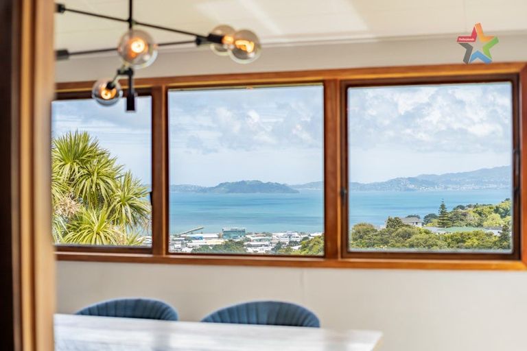 Photo of property in 117 Dowse Drive, Maungaraki, Lower Hutt, 5010