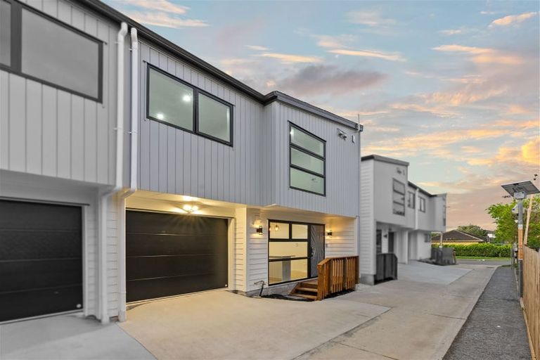 Photo of property in 24c Laureston Avenue, Papatoetoe, Auckland, 2025