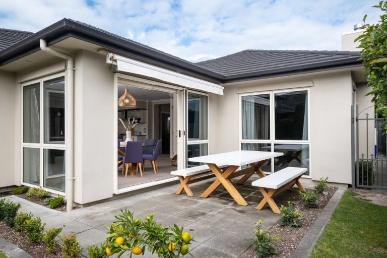 Photo of property in 2 Akaroa Road, Poraiti, Napier, 4112