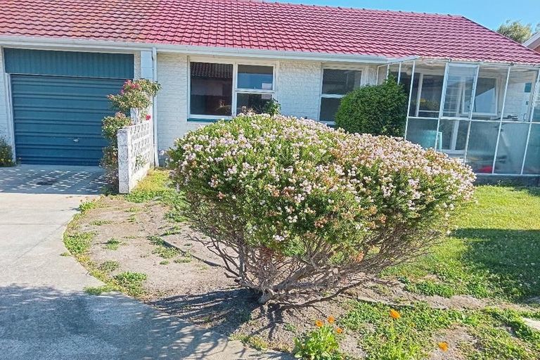 Photo of property in 2/9 Division Street, Riccarton, Christchurch, 8041