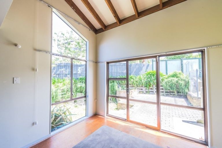 Photo of property in 16 Monowai Place, Westbrook, Palmerston North, 4412