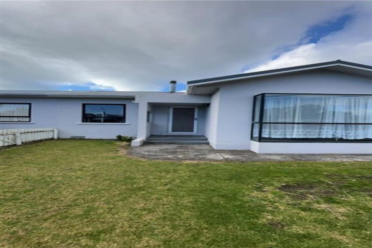 Photo of property in 28 Breakwater Road, Moturoa, New Plymouth, 4310