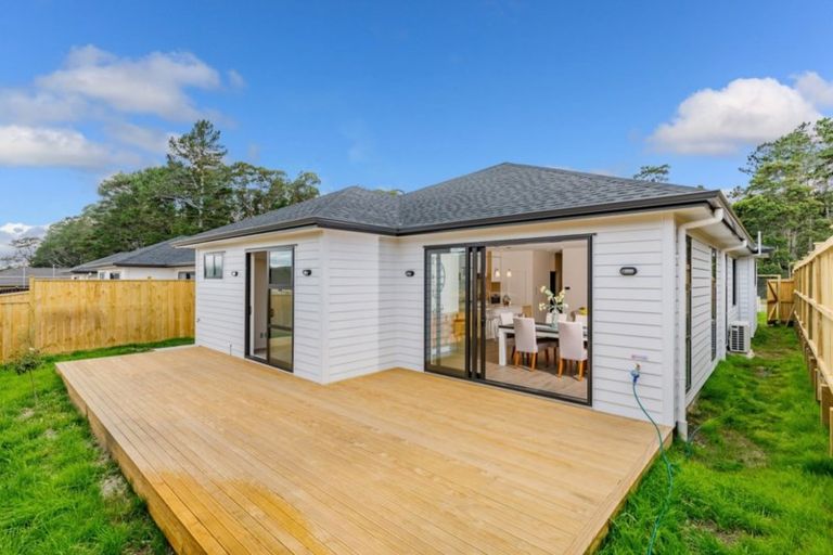 Photo of property in 89 Nobilo Road, Kumeu, 0810