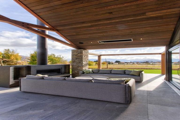 Photo of property in 16 Mccaw Mews, Wanaka, 9305