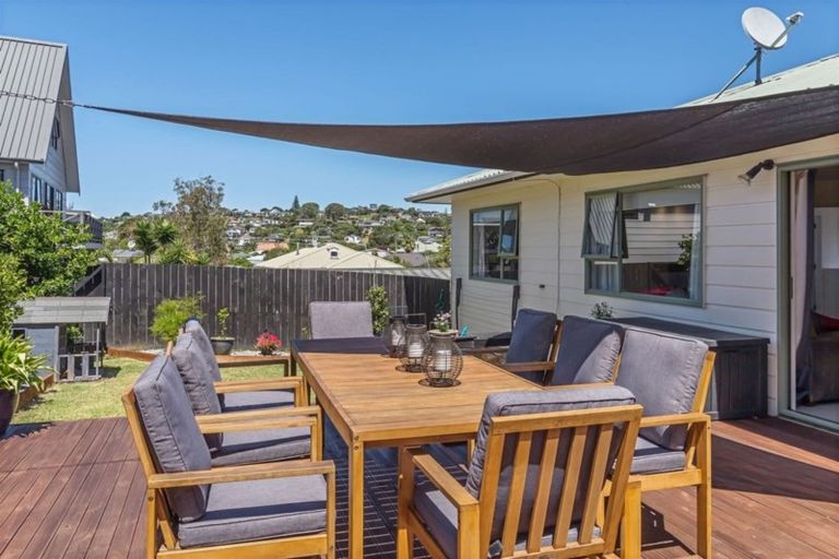 Photo of property in 2/287 Vipond Road, Stanmore Bay, Whangaparaoa, 0932