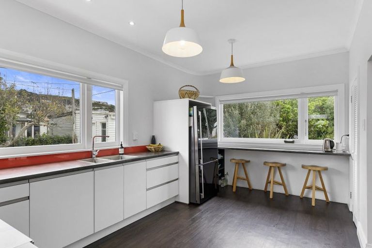 Photo of property in 117 Derwent Street, Island Bay, Wellington, 6023