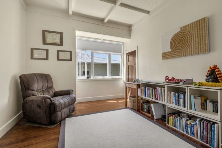 Photo of property in 52 Westmere Crescent, Westmere, Auckland, 1022
