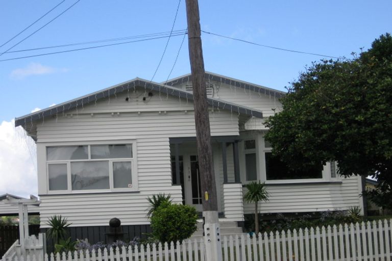 Photo of property in 676 Sandringham Road, Sandringham, Auckland, 1025
