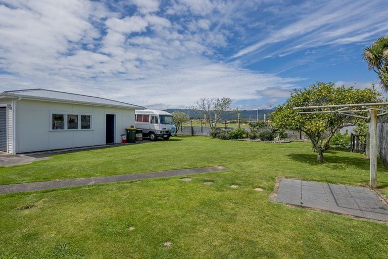 Photo of property in 14 Cobham Street, Levin, 5510