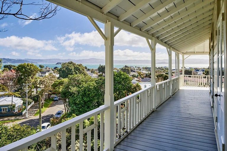 Photo of property in 17 Kowhai Street, Eastbourne, Lower Hutt, 5013