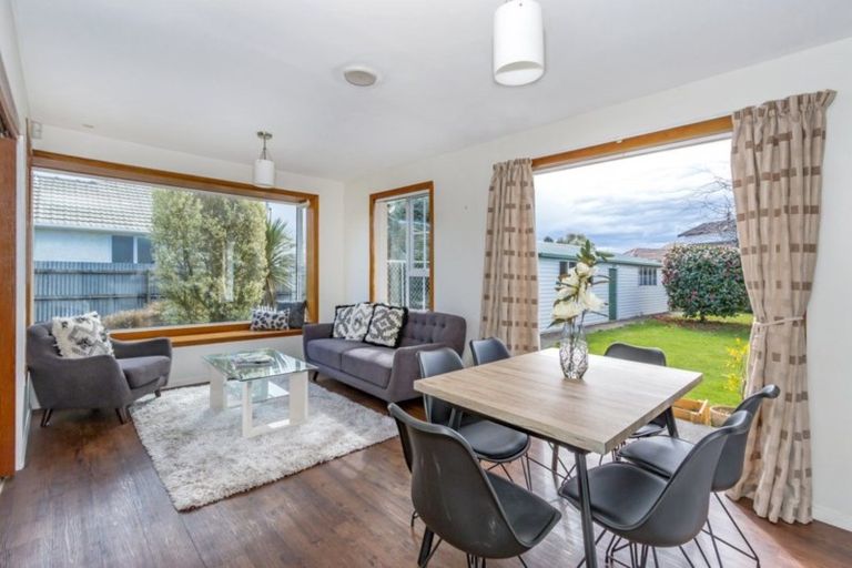 Photo of property in 18 Greendale Avenue, Avonhead, Christchurch, 8042