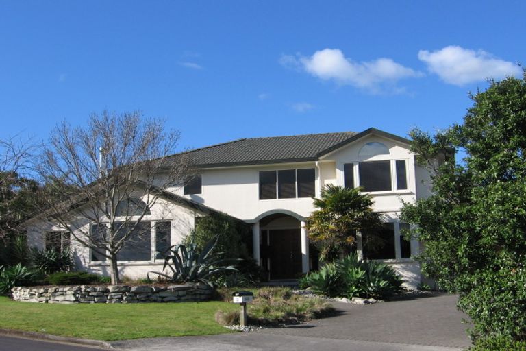 Photo of property in 9 San Jose Rise, Shamrock Park, Auckland, 2016