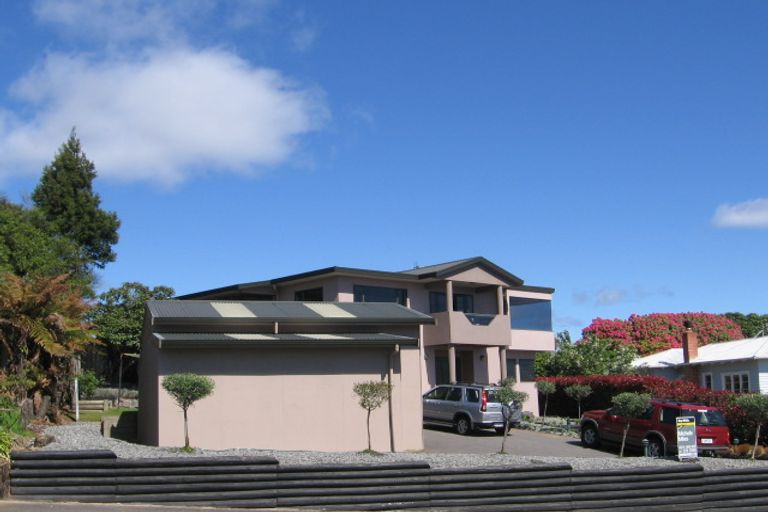 Photo of property in 35 Taharepa Road, Hilltop, Taupo, 3330
