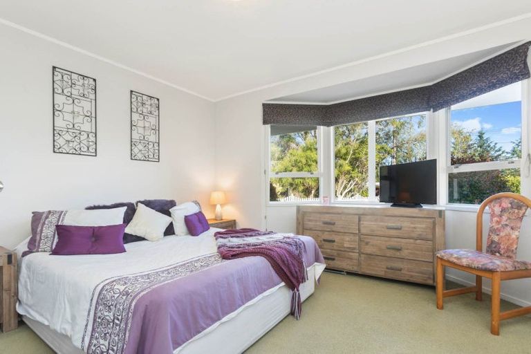 Photo of property in 44 Waikoukou Valley Road, Waimauku, 0812