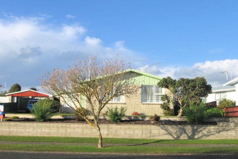 Photo of property in 16 Deanwell Avenue, Deanwell, Hamilton, 3206