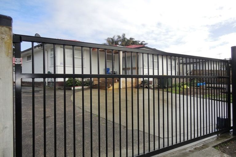 Photo of property in 19 Swallow Drive, Manurewa, Auckland, 2102