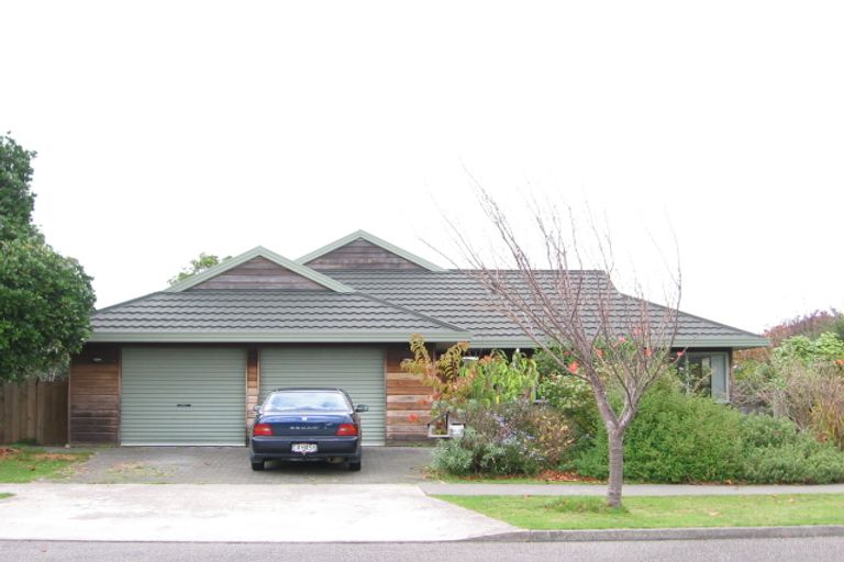 Photo of property in 62 Kapanui Road, Waikanae, 5036