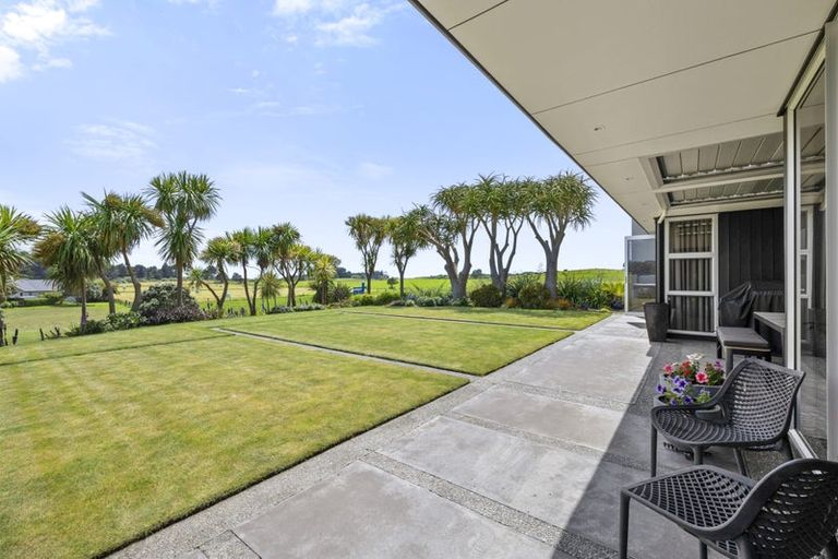 Photo of property in 12 Sampson Avenue, Waiwhakaiho, New Plymouth, 4312