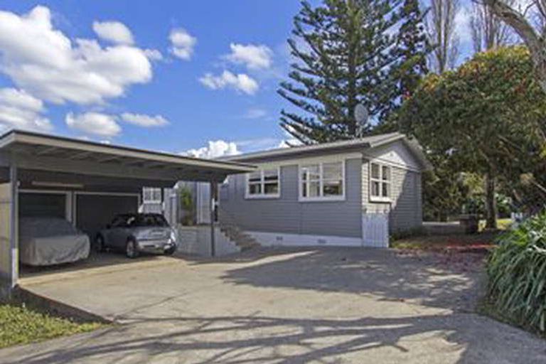 Photo of property in 66 La Trobe Street, Pakuranga Heights, Auckland, 2010