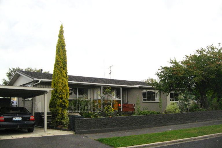 Photo of property in 30 Estuary Crescent, Fairfield, Dunedin, 9018