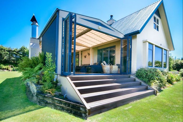 Photo of property in 170 Alma Road, Westport, 7892