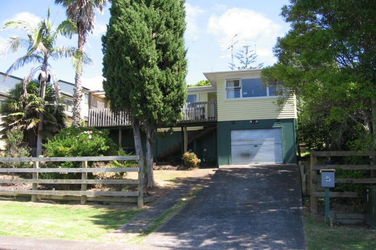 Photo of property in 5 Flynn Street, Birkdale, Auckland, 0626