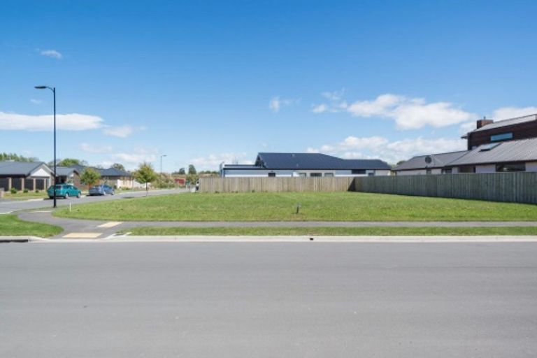 Photo of property in 8 Broadstairs Avenue, Casebrook, Christchurch, 8051