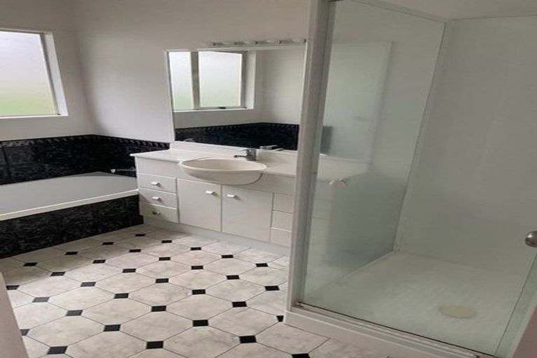 Photo of property in 60a Redwing Street, Browns Bay, Auckland, 0630