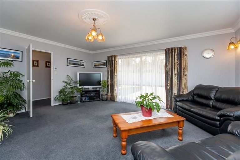 Photo of property in 145 Heta Road, Highlands Park, New Plymouth, 4312