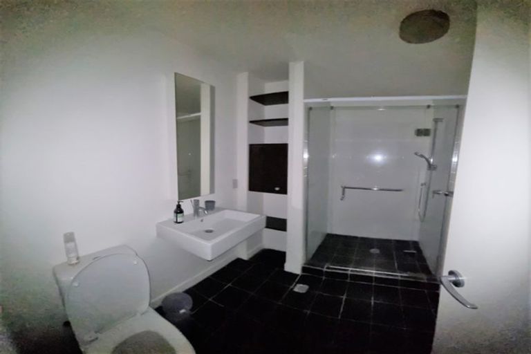 Photo of property in Montreaux Apartments, 2j/164 The Terrace, Wellington Central, Wellington, 6011