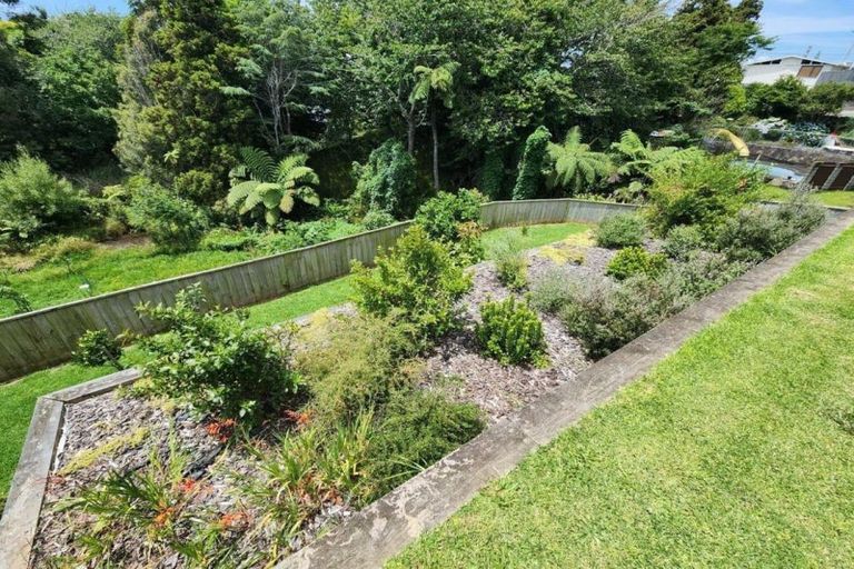 Photo of property in 34 Omata Road, Marfell, New Plymouth, 4310