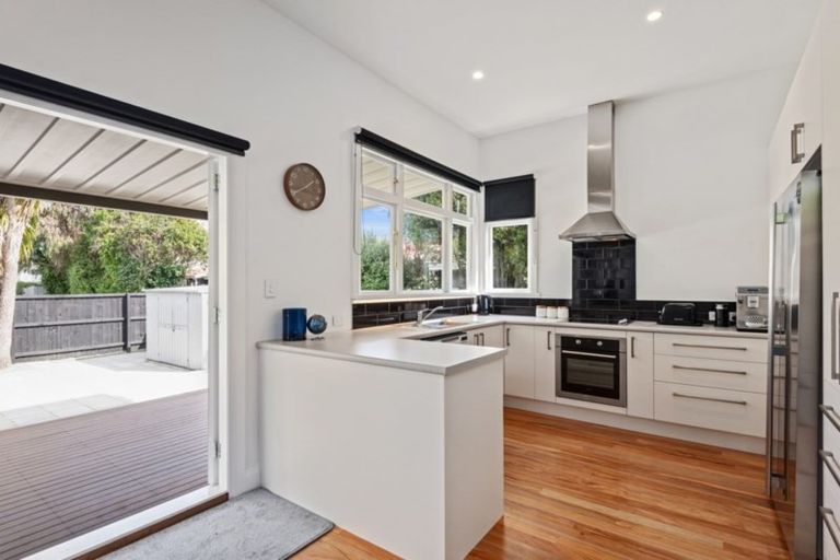 Photo of property in 22 Winton Street, St Albans, Christchurch, 8014