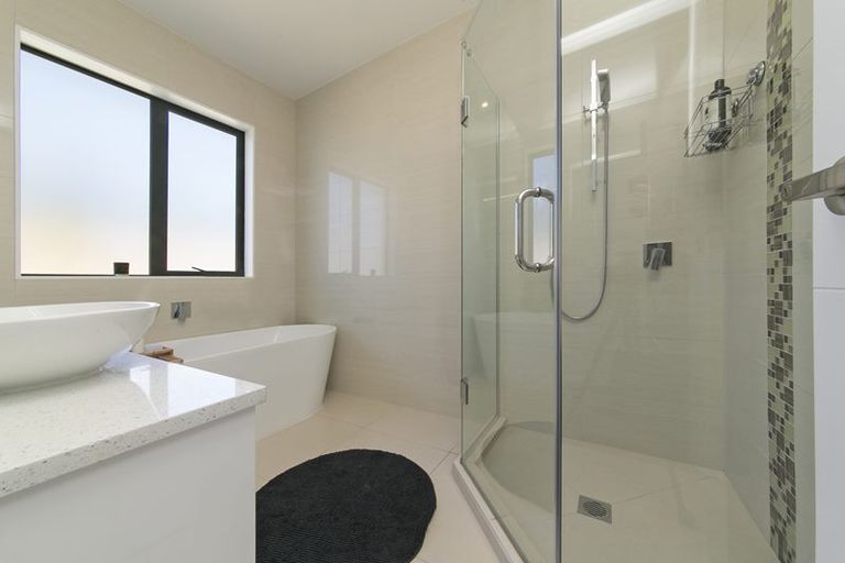 Photo of property in 14 Turpin Road, Riverhead, 0820