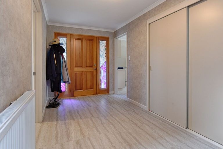 Photo of property in 15 Aotea Crescent, Gore, 9710