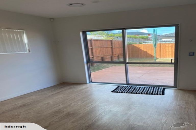 Photo of property in 27 Drumbuoy Drive, Flat Bush, Auckland, 2019