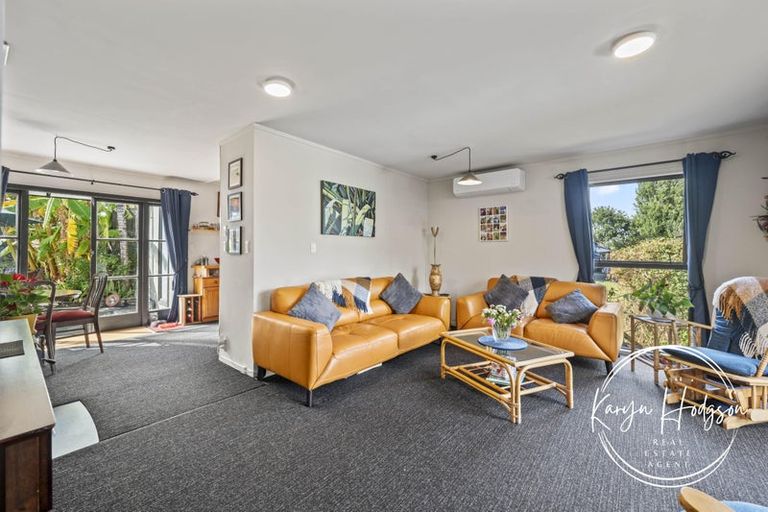 Photo of property in 10 Regent Street, Whakapirau, Maungaturoto, 0583