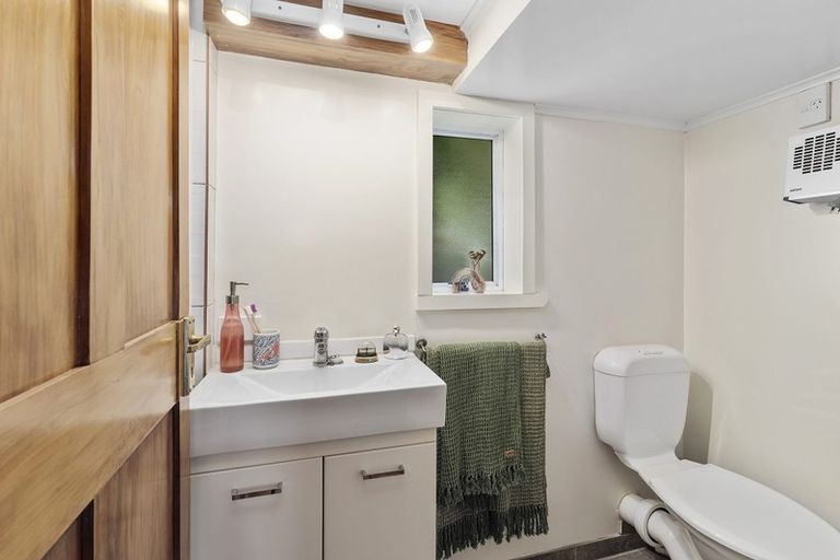 Photo of property in 25 Hawkestone Street, Thorndon, Wellington, 6011