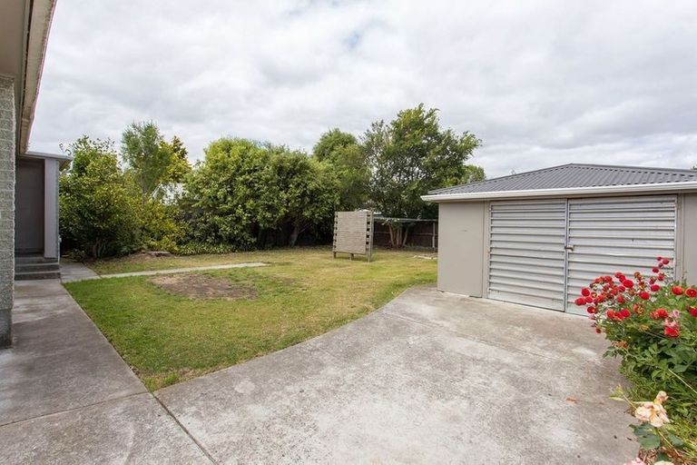 Photo of property in 9 Burnside Crescent, Burnside, Christchurch, 8053