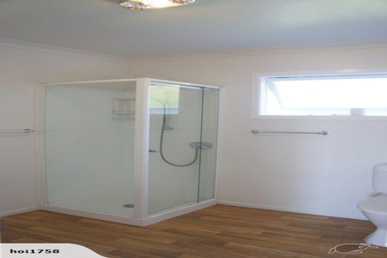Photo of property in 24 Waipani Road, Te Atatu Peninsula, Auckland, 0610