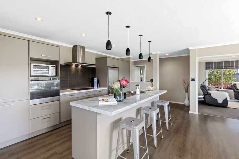 Photo of property in 83 Pohutukawa Parade, Riverhead, 0820