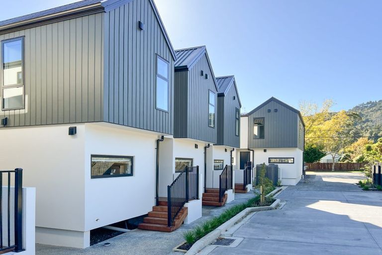 Photo of property in 4/48 Glen Road, Stokes Valley, Lower Hutt, 5019