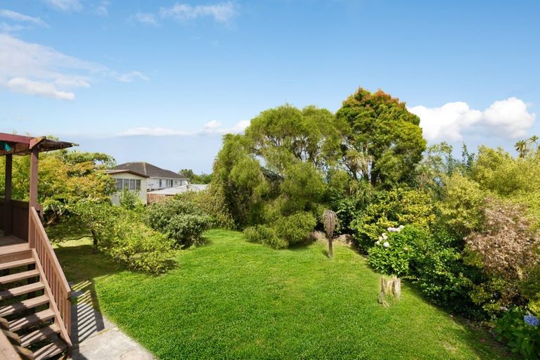 Photo of property in 9 Kaikoura Street, Henderson, Auckland, 0612