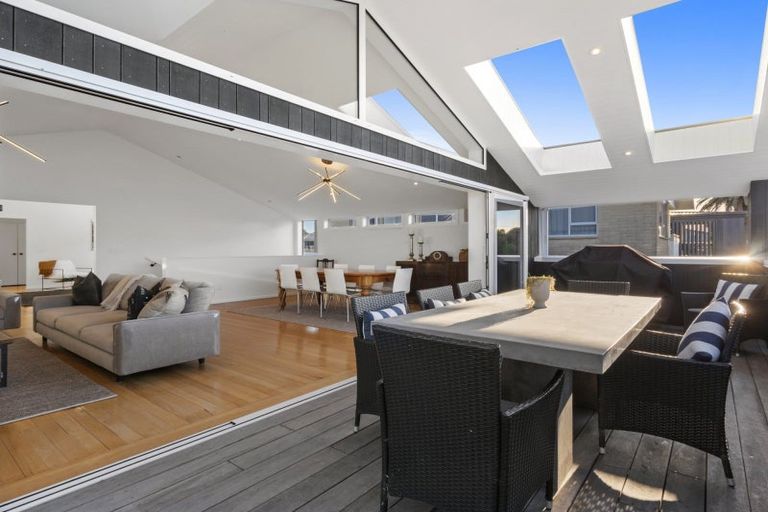 Photo of property in 112 Karewa Parade, Papamoa Beach, Papamoa, 3118