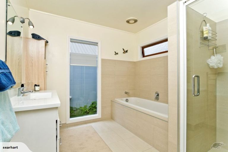 Photo of property in 11 Albany Highway, Unsworth Heights, Auckland, 0632