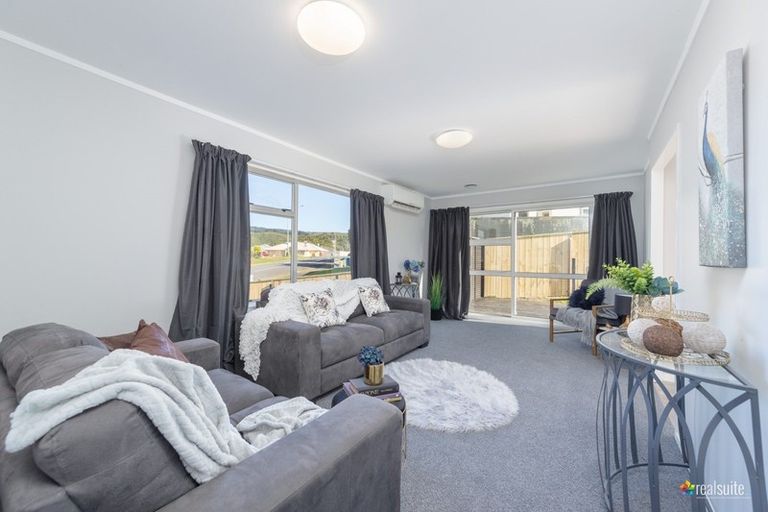 Photo of property in 118 Norana Road, Timberlea, Upper Hutt, 5018