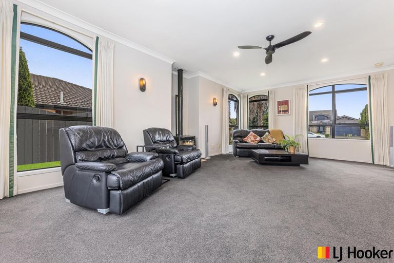 Photo of property in 9 Crannich Place, Wattle Downs, Auckland, 2103