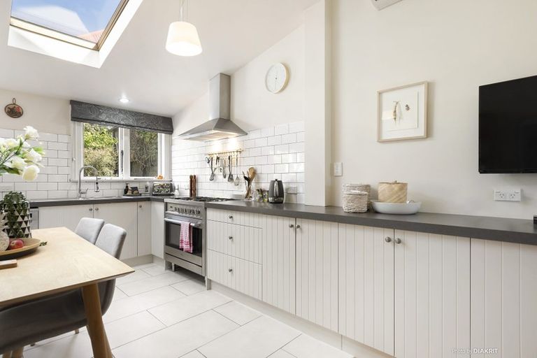 Photo of property in 5b Saint Mary Street, Thorndon, Wellington, 6011