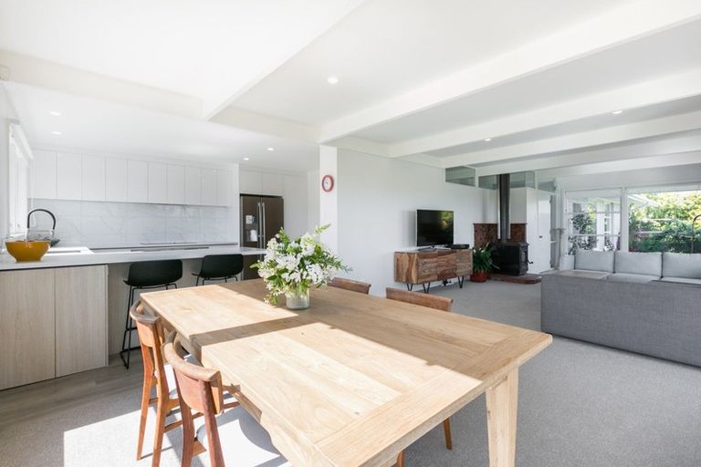 Photo of property in 6 Aotea Crescent, Havelock North, 4130