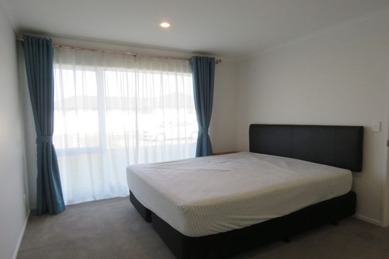 Photo of property in 11 George West Square West, Wigram, Christchurch, 8025